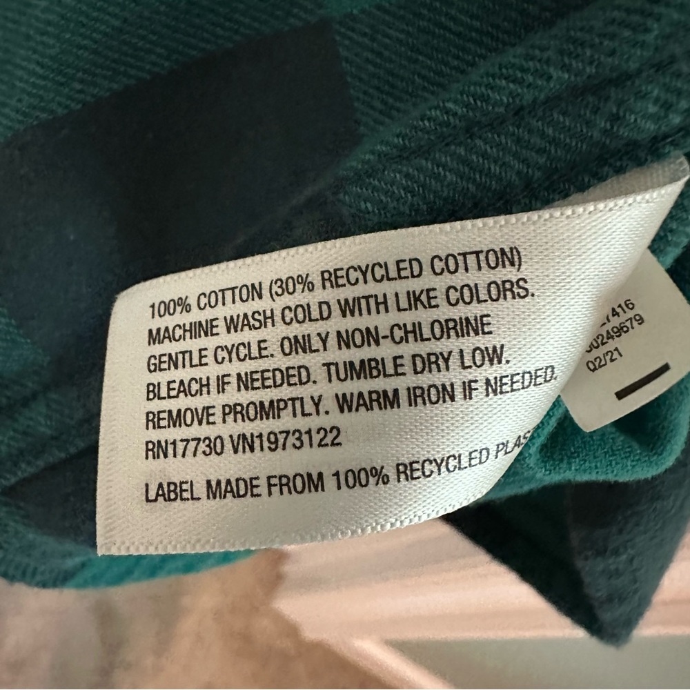 Universal Thread Green Plaid Button Down Shirt - Picture 4 of 4